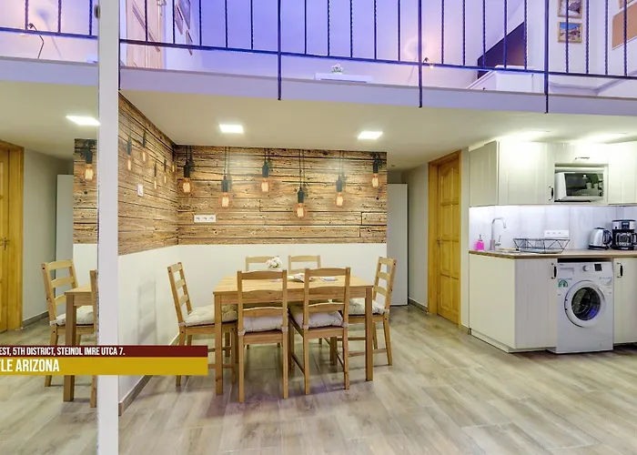 Little Americas Parliament Budapesta